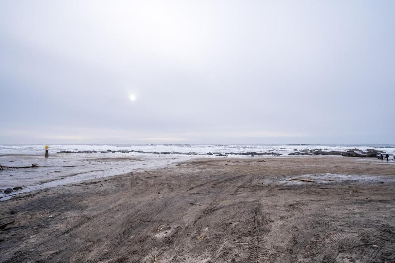 Appartement Oceanfront Contemporary à Lincoln City Extérieur photo